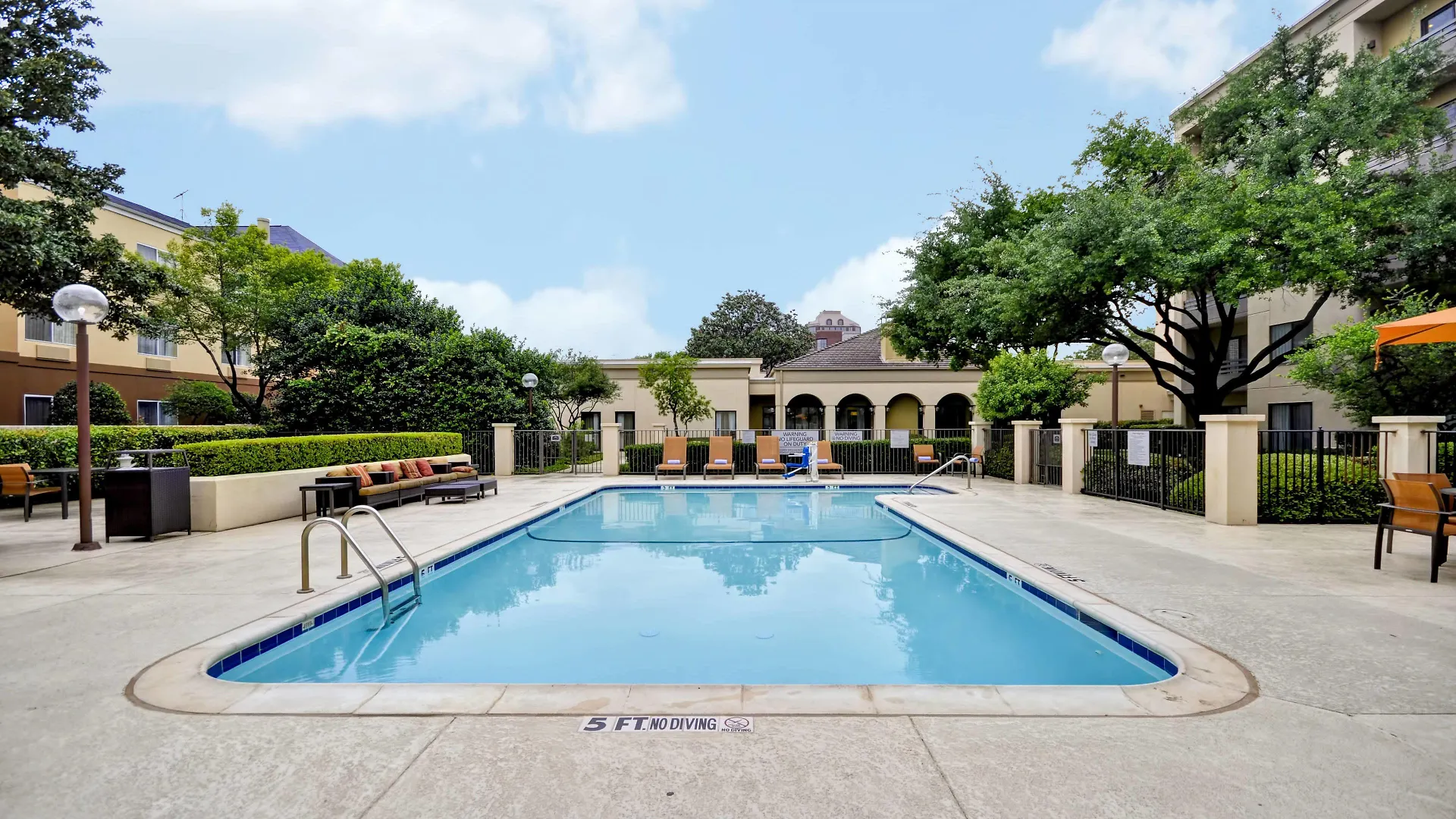 Staying In Market Center: 4 Airport Hotels Compared