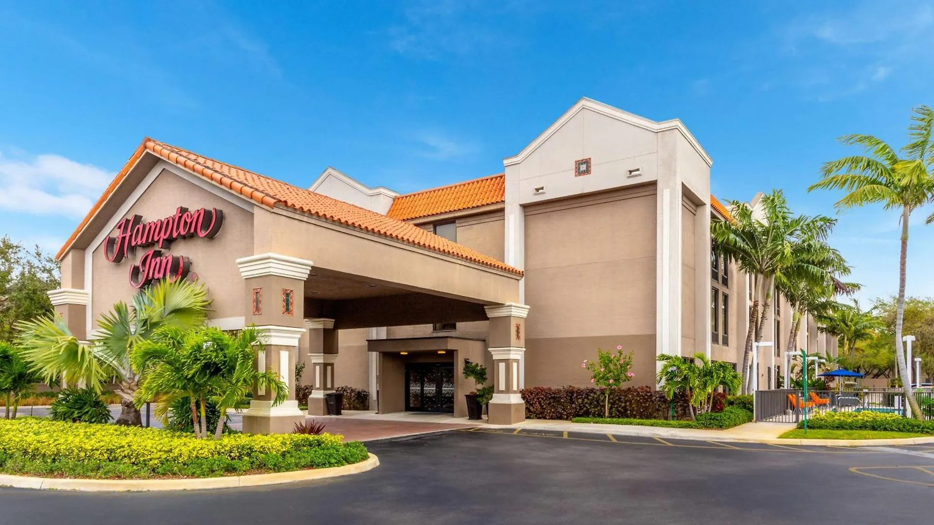 4 Airport Hotels Near Easterlin Park Worth Booking