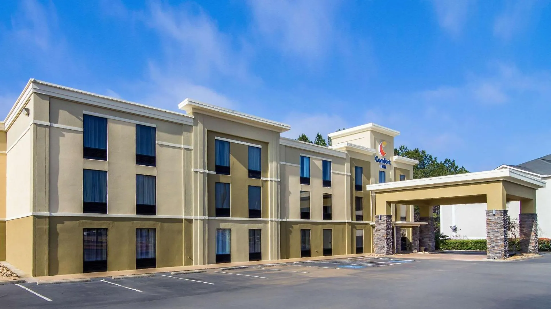 Staying Near Shiloh Square: 5 Business Hotels Compared