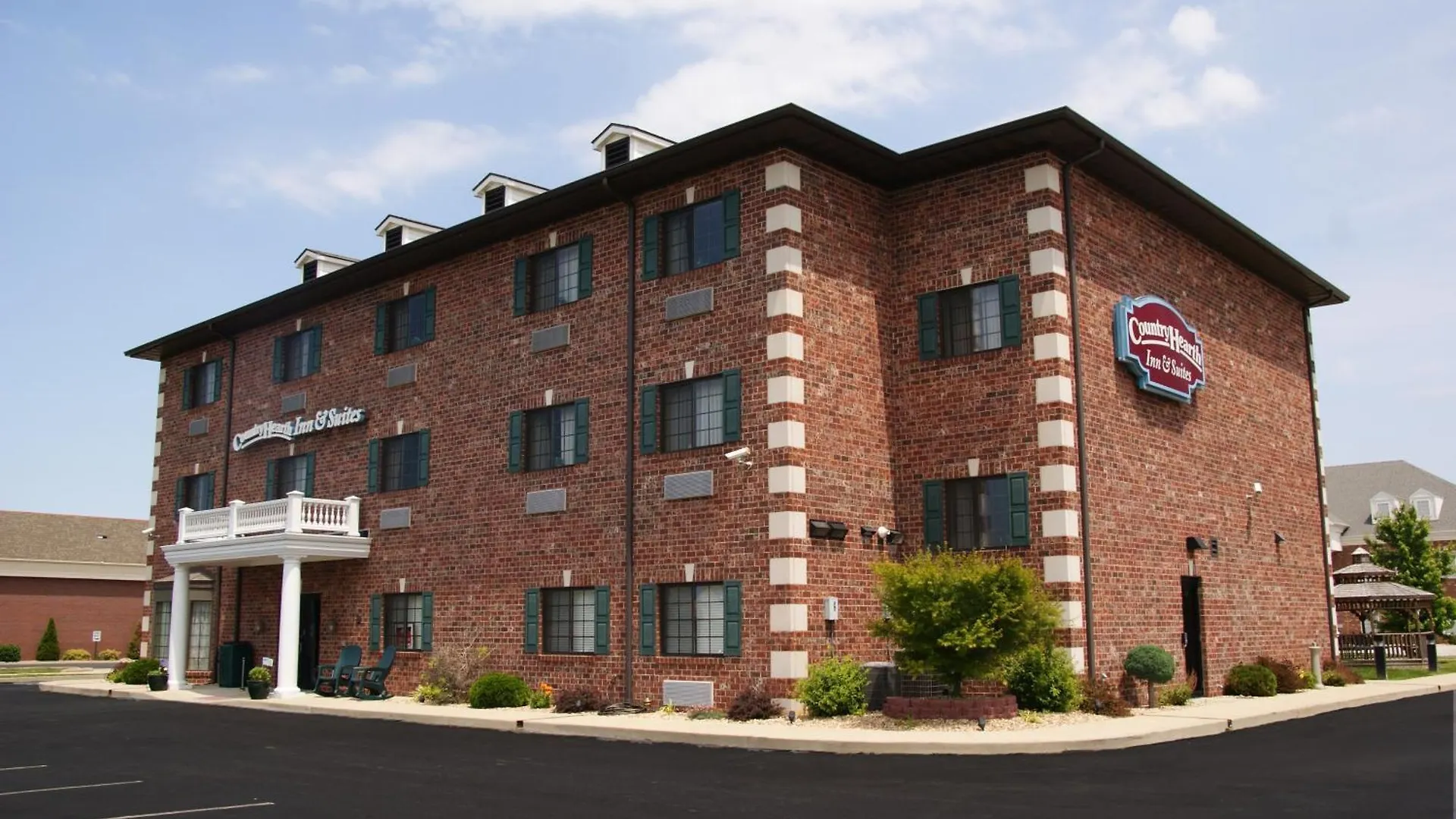 4 Business Hotels Close to Glen Carbon Citizen Park Ball