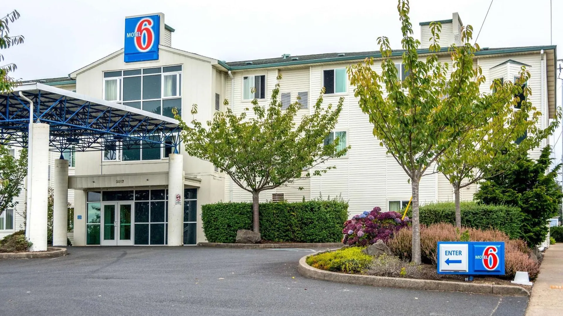 4 Motel 6 Hotels in Oregon for No-Fuss Budget Travel