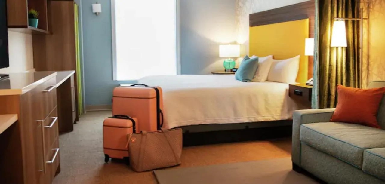 Where to Stay Near Studebaker Park: 4 Hotels for Couples