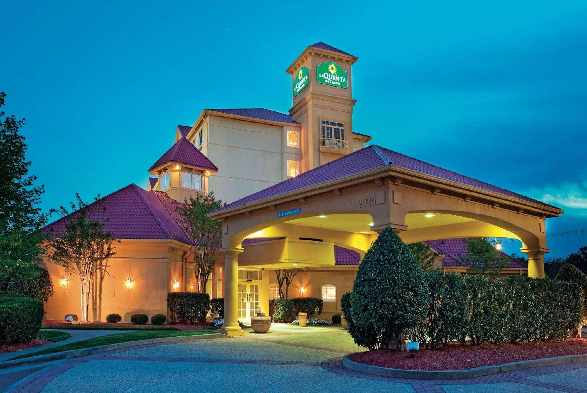 5 Business Hotels Near Blum Park for Winston-Salem Work Trips