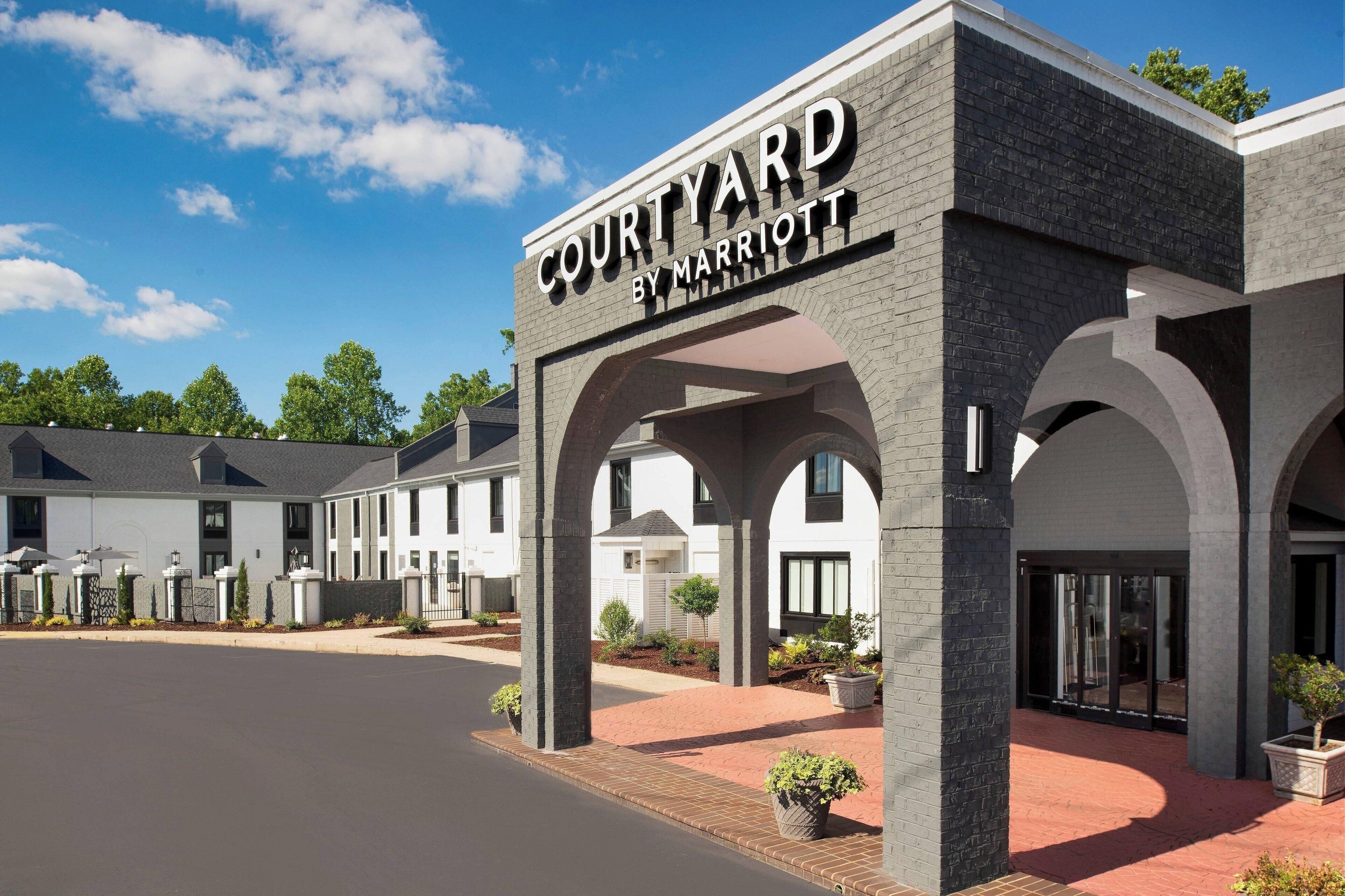 4 Business Hotels Near Bethabara Moravian Church That Deliver