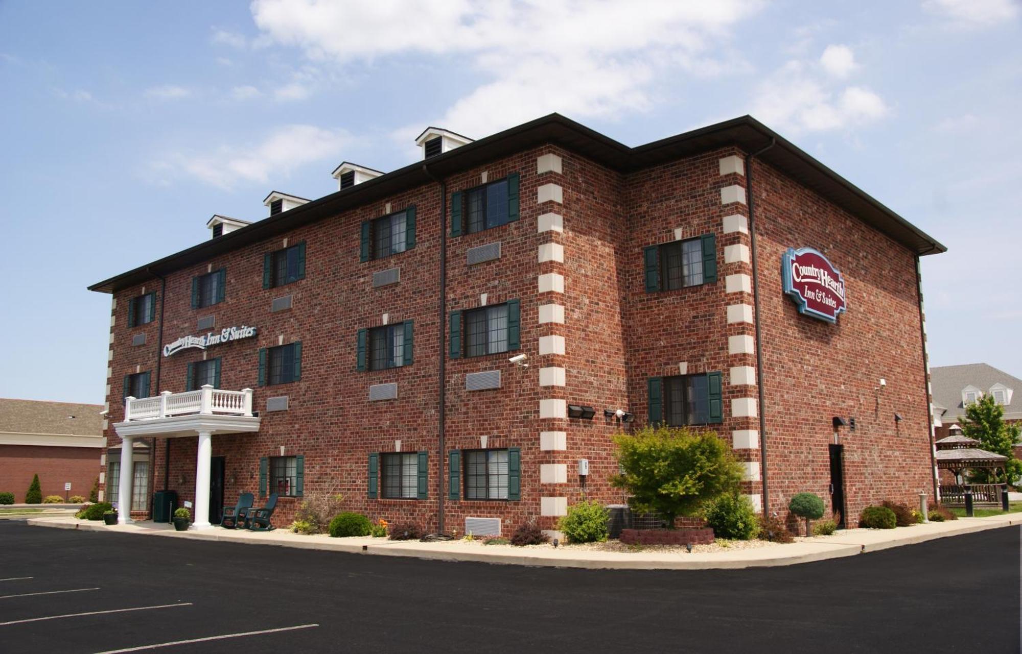4 Business Hotels Close to Glen Carbon Citizen Park Ball